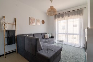 TV, caminetto