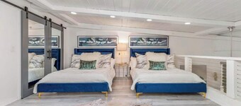 On the Rocks Shangri La Country Estates Luxury 1-bedroom condo-sleeps 6