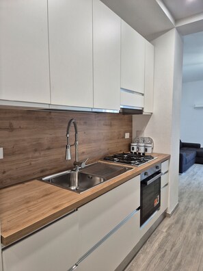 Frigorífic, forn, placa de cuina i rentaplats