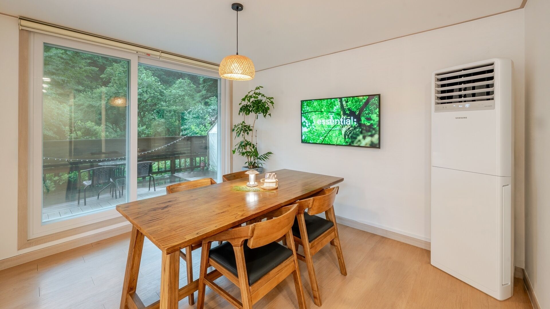 Basic Room, 1 Bedroom (1st Floor A (Mountain View /BBQ)) | 1 bedroom, free WiFi