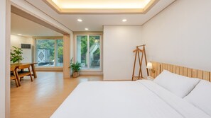 Basic Room, 1 Bedroom (1st Floor B (Mountain View /BBQ))