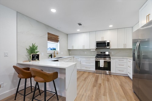 Round Rock Rewind - Cowboy Pool, Fire Pit & Chill Vibes Kalahari DT Round Rock