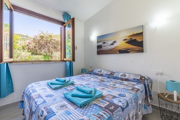 2 bedrooms, bed sheets