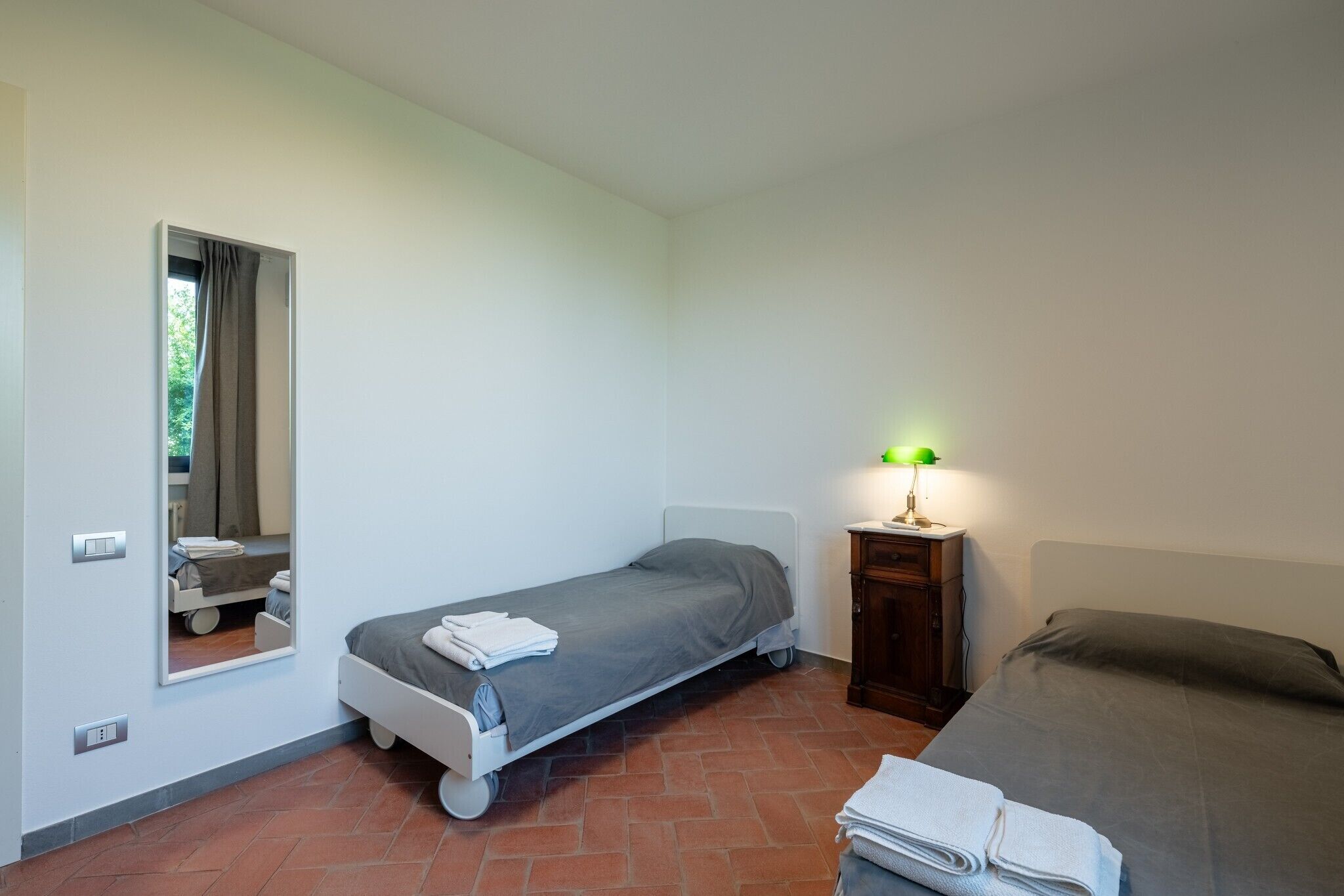 2 slaapkamers, een strijkplank/strijkijzer, gratis wifi, beddengoed