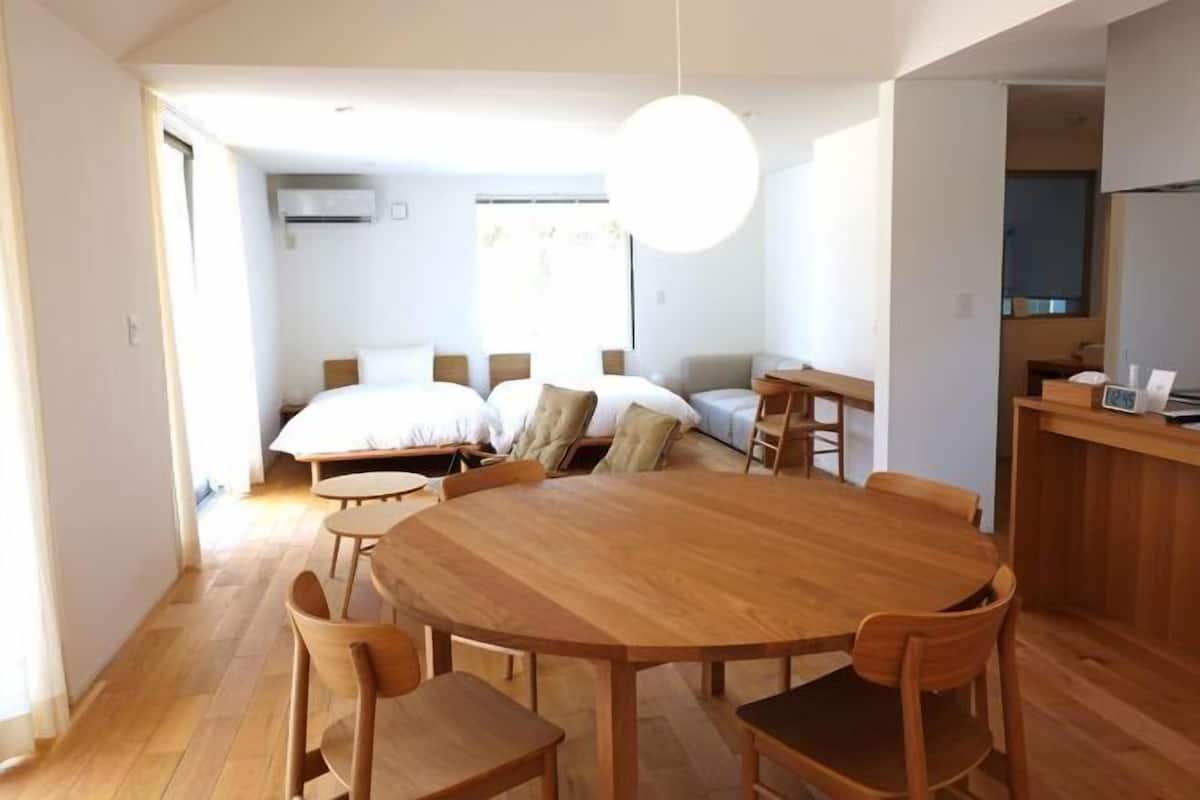 Espacio para trabajar con un portátil y wifi gratis