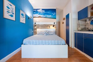 1 bedroom, bed sheets