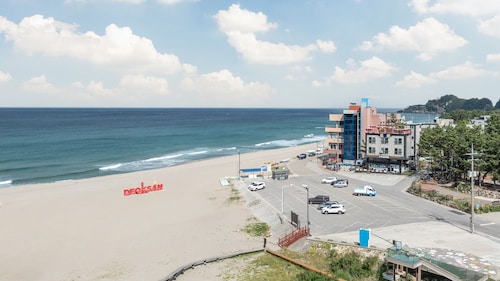 Samcheok Kong & Bee Ocean View Spa Pensi