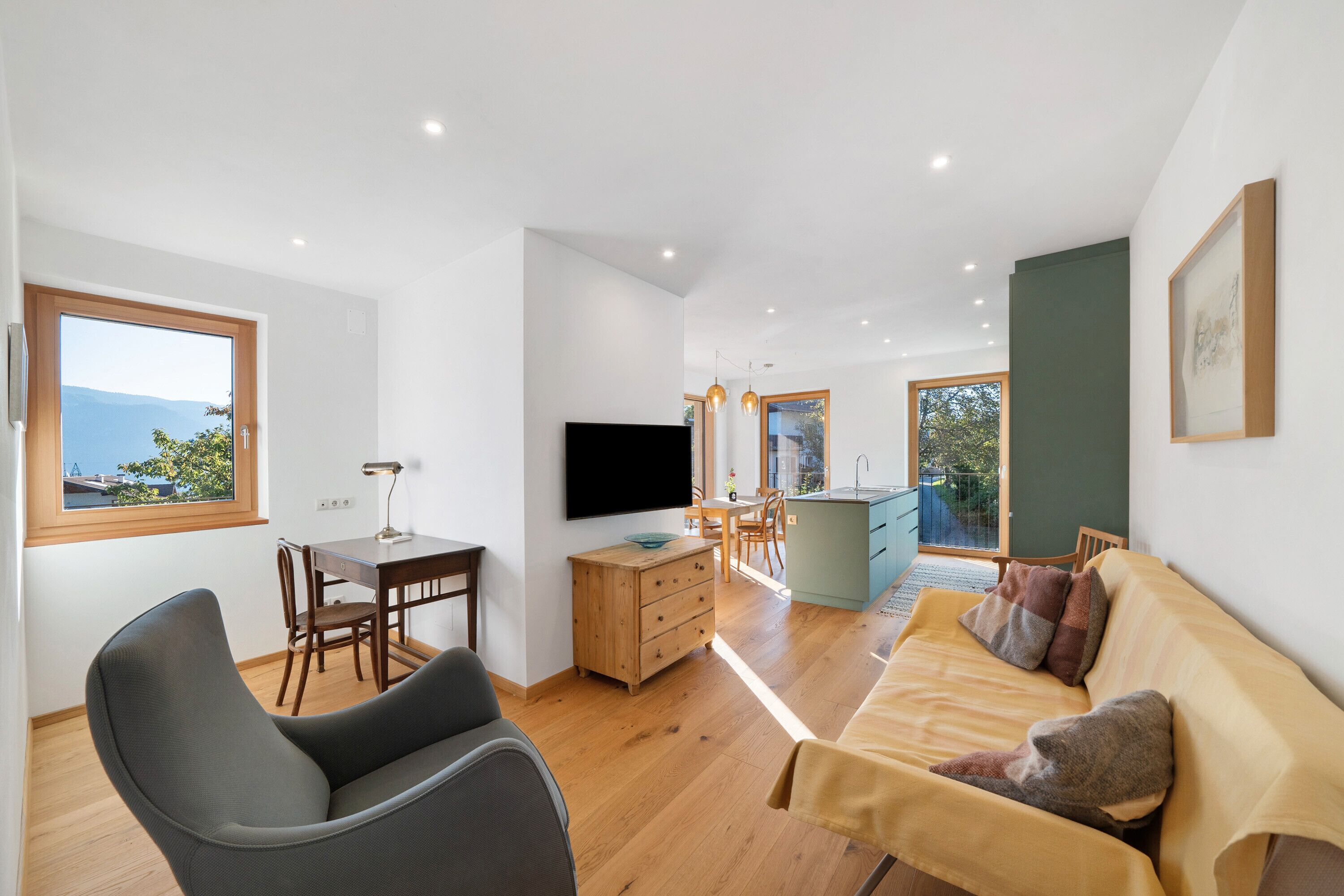 Fernseher, Tischtennisplatte