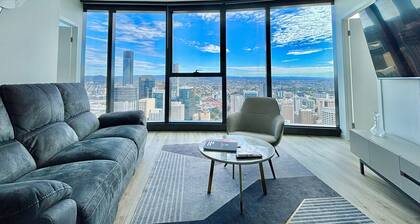 Brisbane Skytower -Sky High- 3 bedroom luxury Apartment with 2 bathrooms.