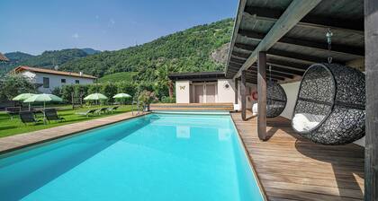 Ferienwohnung 'Rosalie 3' mit Bergblick, Gemeinschaftspool und Wi-Fi