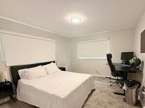 3 bedrooms, desk, iron/ironing board, free WiFi