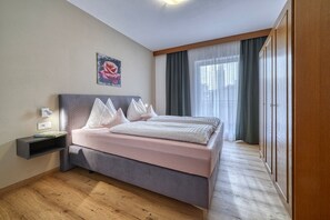 1 bedroom, iron/ironing board, free WiFi, bed sheets - Apartment 'Rosalie  10' with Mountain View, Shared Pool and Wi-Fi (Lana)