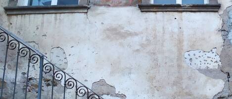 تفاصيل الفندق من الخارج