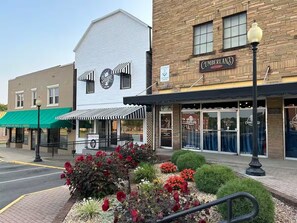 المنشأة من الخارج