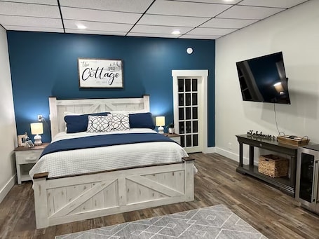 2 室のベッドルーム、WiFi (無料). Studio Cottage on the Square, entire rental unit in Jamestown, Kentucky