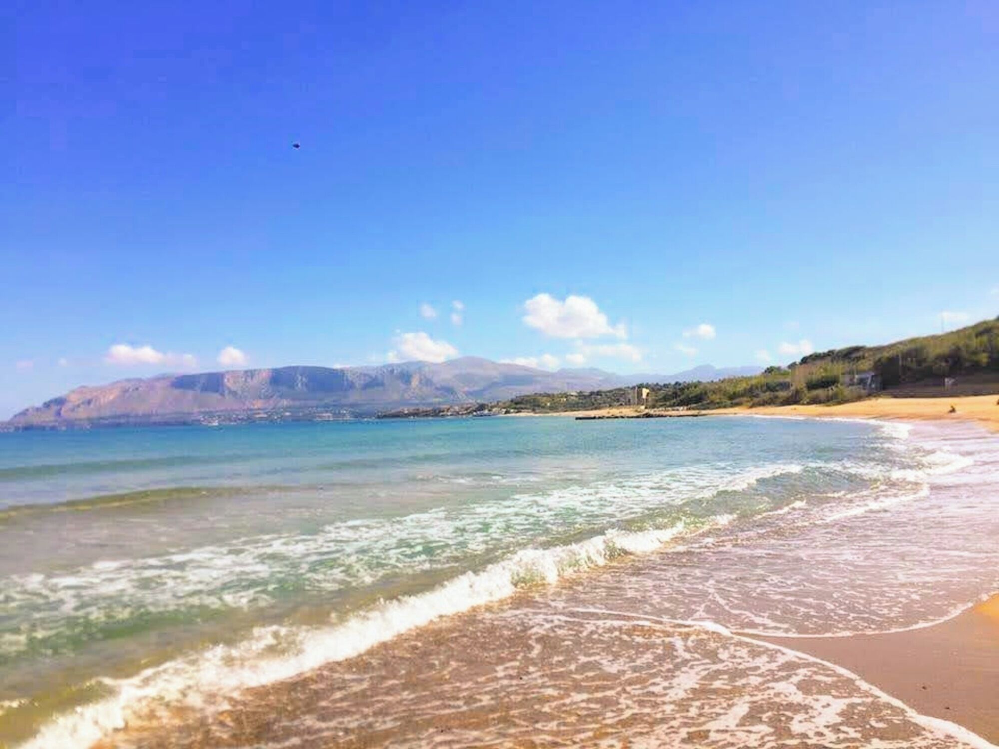 Una spiaggia nelle vicinanze
