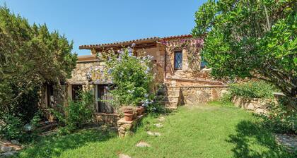 Holiday Home 'Punta Molara Con Vista' with Sea View, Private Terrace and Air Conditioning