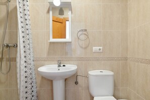 Dusch, hårtork och handdukar