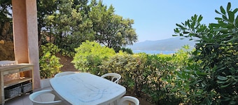 T1 Pinedda, Studio comfort-Sea view-Calm & sunny