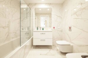 Hair dryer, towels - Relaxing Pool Stay in Albufeira | Private Terrace (Albufeira)
