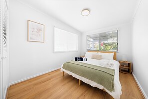 4 bedrooms, desk, iron/ironing board, travel cot