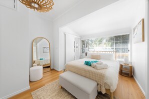 4 bedrooms, desk, iron/ironing board, travel cot