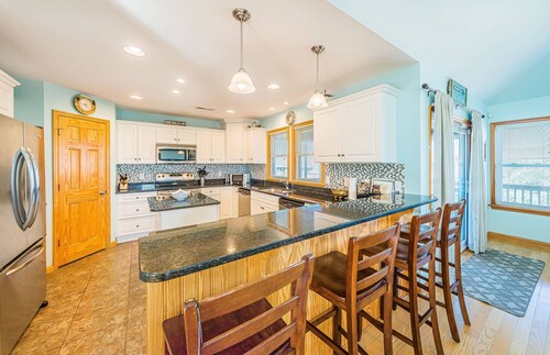 Shore Beats Work II - C7377. Pool, Flex Stays, Pool Table