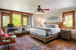 4 chambres, bureau, fer et planche à repasser, lit parapluie