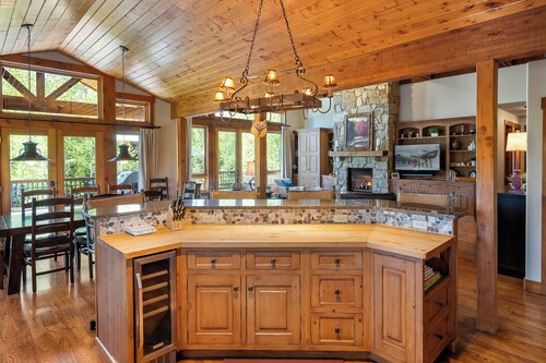 The Owl's Nest | Game Room | Private Hot Tub | Luxury Mountain Lodge