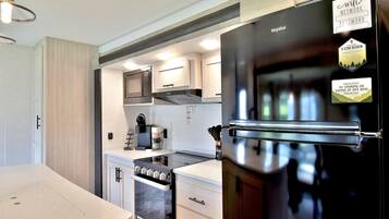 Microwave, oven, stovetop, coffee/tea maker