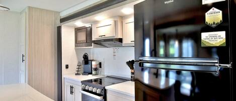 Microwave, oven, stovetop, coffee/tea maker