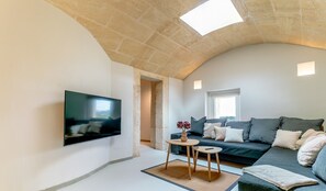 TV - Finca 'Moli De Can Cristan' with Sea View, Wi-Fi, and Air Conditioning (Muro)