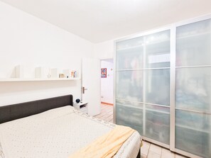 1 bedroom, free WiFi, bed sheets - Apartment 'Cristina' with Private Terrace, Wi-Fi and Air Conditioning (Nisporto)