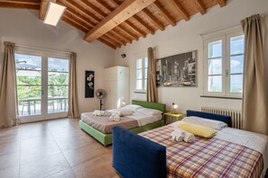 1 bedroom, iron/ironing board, free WiFi, bed sheets - Holiday Home 'Dulù - Luminoso Spazio' with Shared Garden, Balcony and Wi-Fi (Capannori)