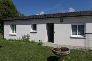 Exterior - Les Granges de Soulagnieux – Family Holiday Home with Private Pool (Piégut-Pluviers)