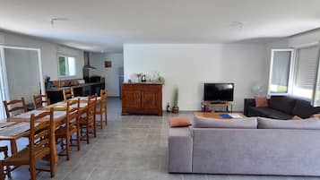 TV, DVD player, stereo