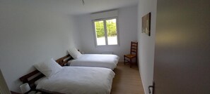 3 habitaciones, tabla de planchar con plancha y wifi gratis 