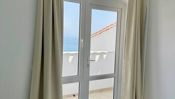 4 slaapkamers, een strijkplank/strijkijzer, gratis wifi, beddengoed