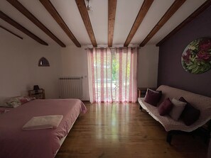 1 bedroom, free WiFi, bed sheets