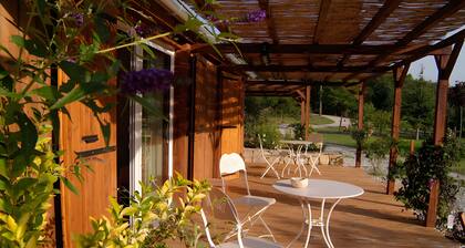 Chambre "Edelweiss" avec terrasse privée, jardin partagé et Wi-Fi