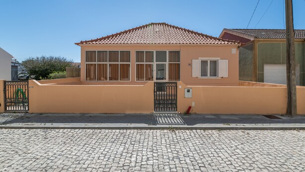 Exterior - Holiday Home 'Encanto' with Private Terrace and Wi-Fi (Santo André)