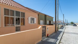 Exterior - Holiday Home 'Encanto' with Private Terrace and Wi-Fi (Santo André)