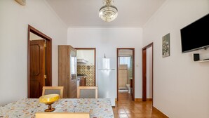 Dining - Holiday Home 'Encanto' with Private Terrace and Wi-Fi (Santo André)