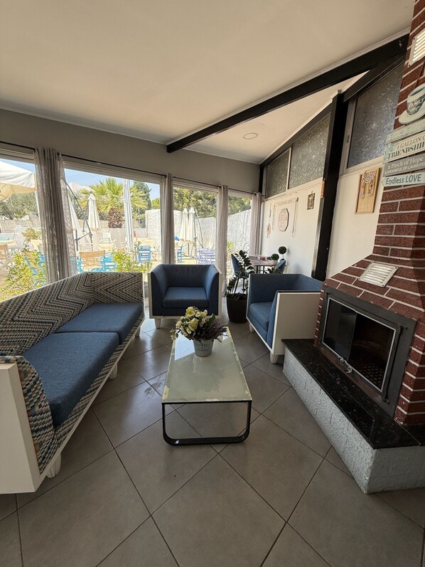 1 bedroom - Suite 001 at Valentina Apartments Paphos Cosy Comfort for Two (Paphos)