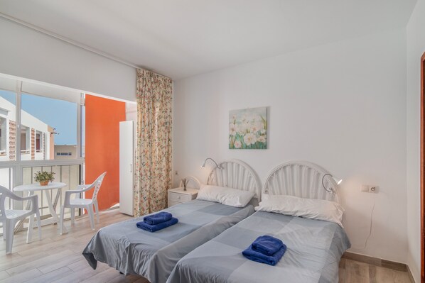 1 makuuhuone, silitysrauta/-lauta, ilmainen Wi-Fi, vuodevaatteet