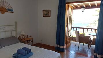 2 makuuhuonetta, silitysrauta/-lauta, ilmainen Wi-Fi, vuodevaatteet