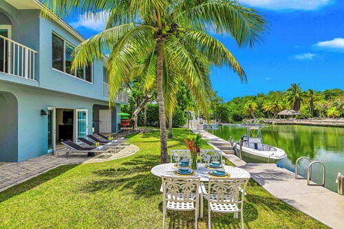 Waterfront / Ocean Access Canal / Kamp Key / Homes