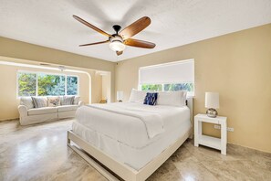 3 bedrooms, desk, iron/ironing board, free WiFi