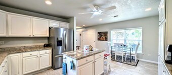 Paradise Near Beach w/Private Pool sleeps 12