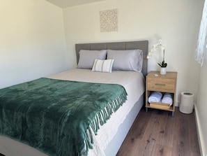 WiFi, bed sheets